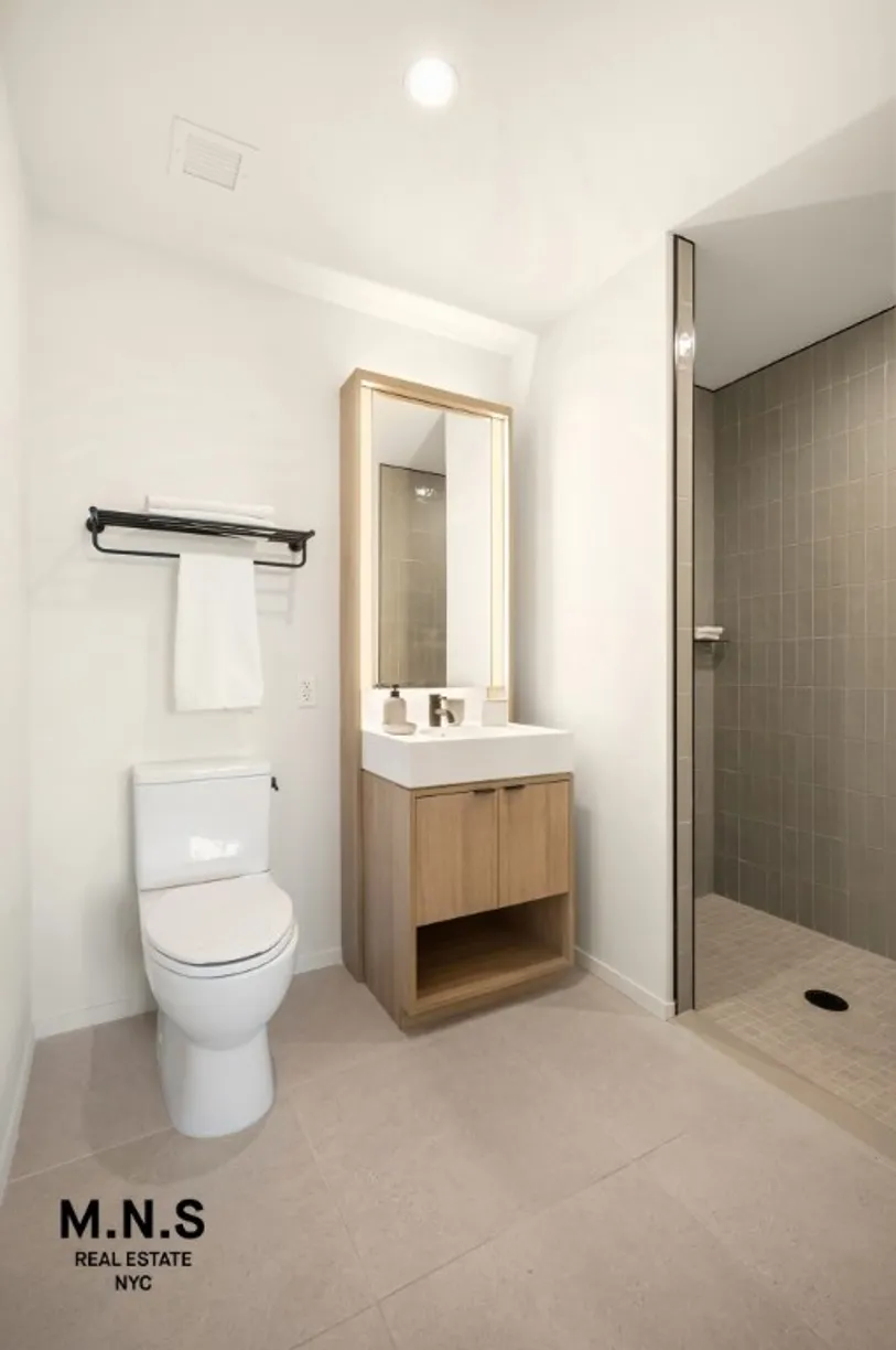 New York City Real Estate | View 11 Ocean Parkway, 1005 | room 2
