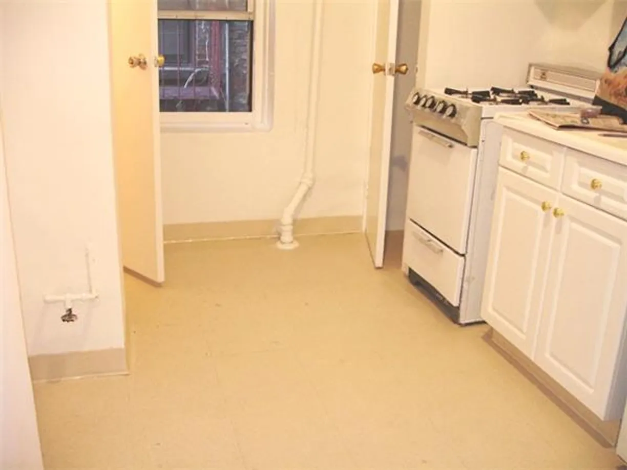 New York City Real Estate | View 172 Spring Street, 3 | room 1