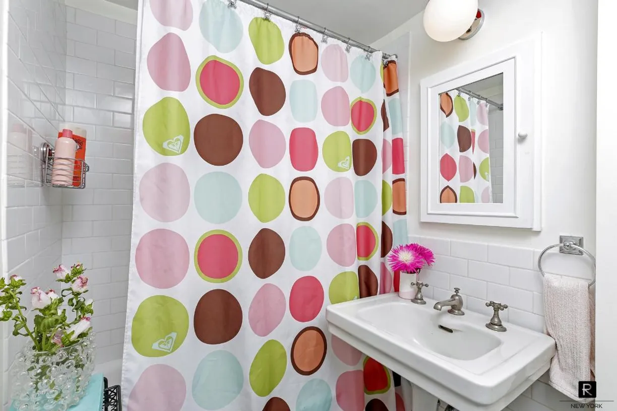 New York City Real Estate | View 25 Tudor City Place, 808 | room 2