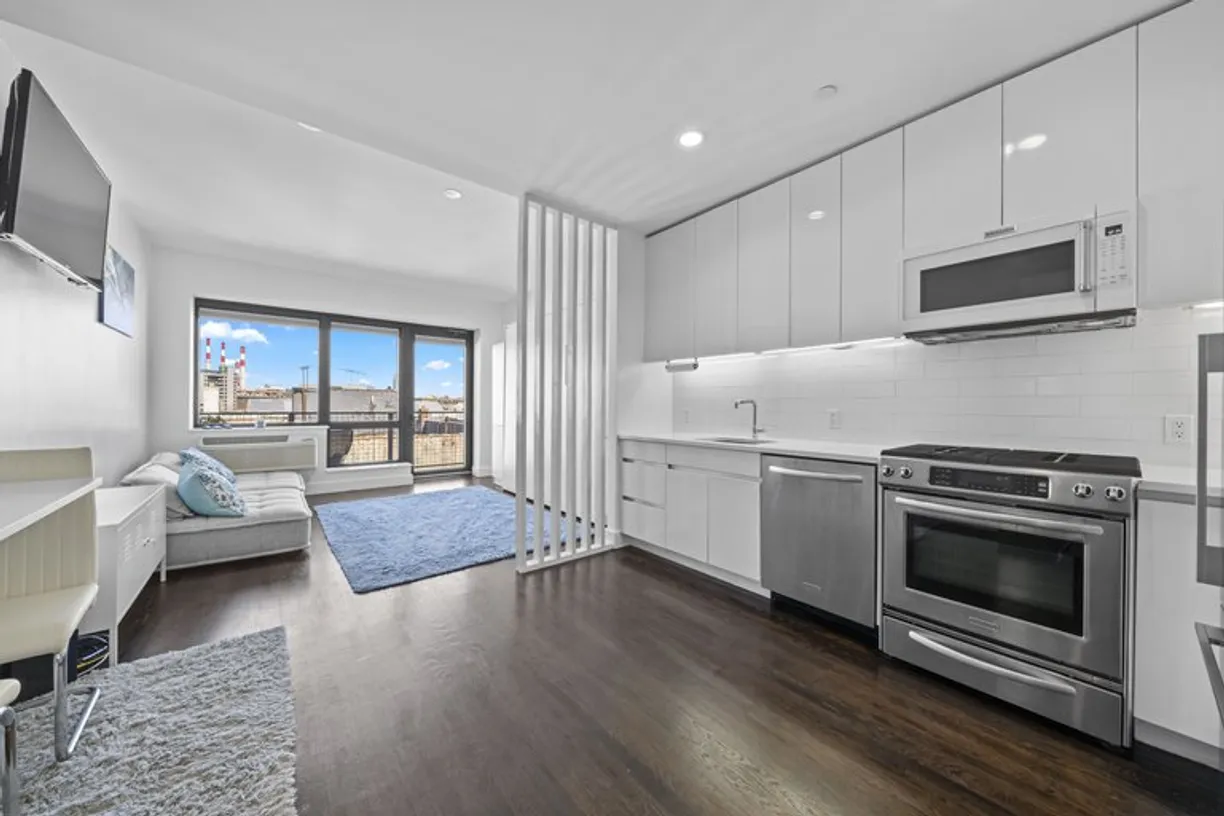New York City Real Estate | View 11-25 45th Avenue, 6I | room 2