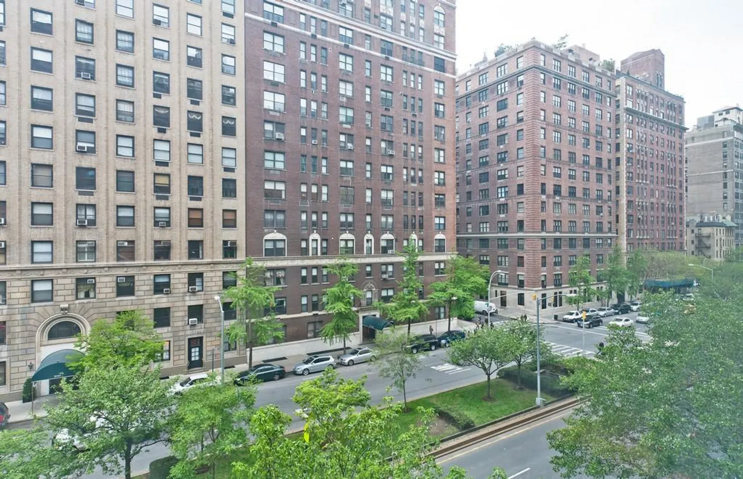 15 Story Boutique Park Avenue Building