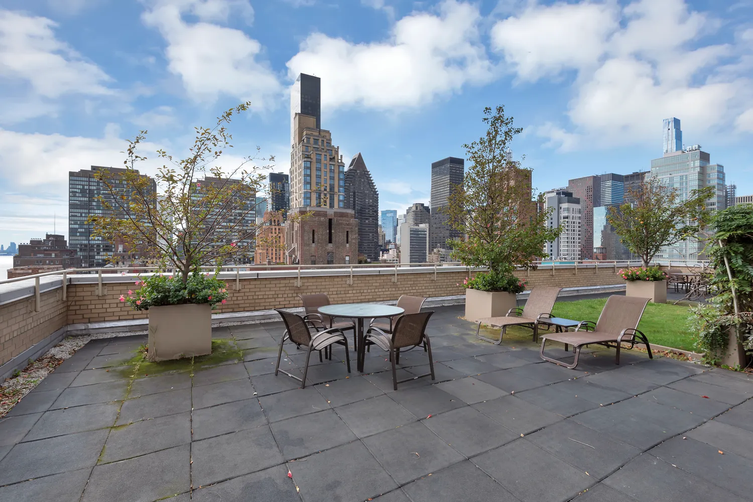 Roofdeck of 415 East 52nd Street