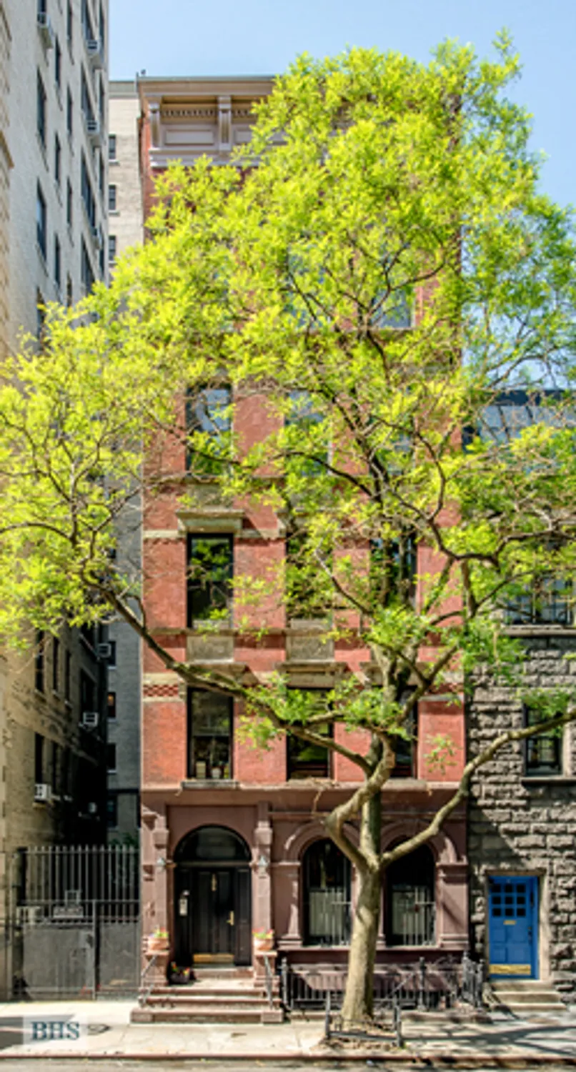 4 units over 5 floors Condo!