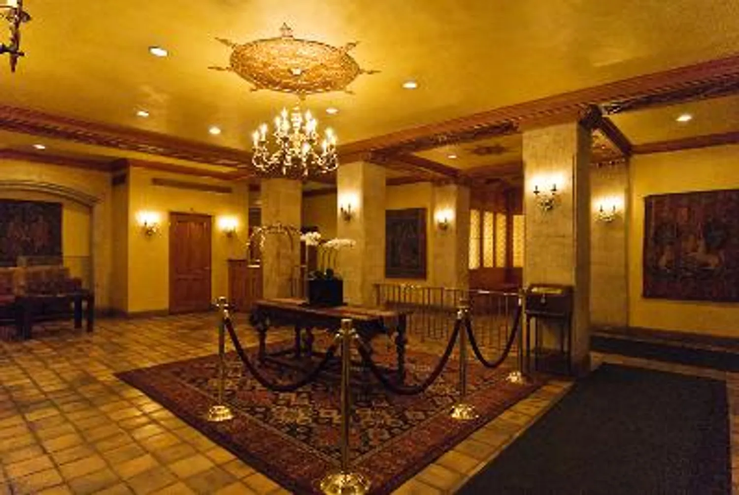 Full-Service Doorman Elevator Building