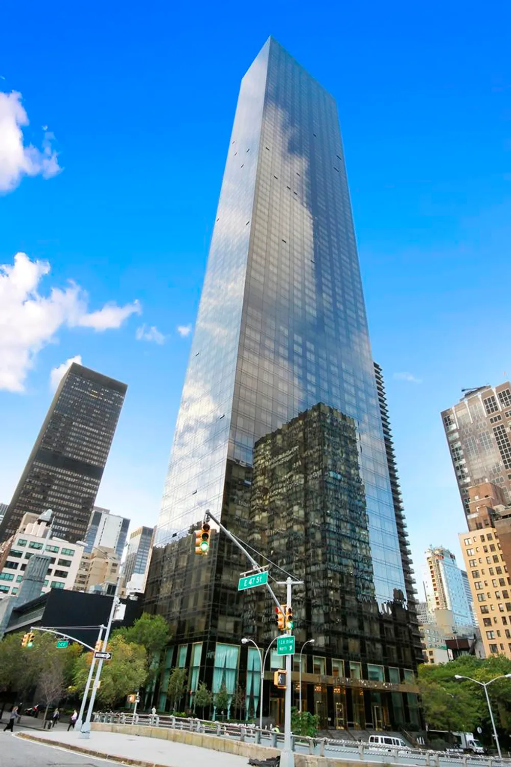 Trump World Tower | 845 United Nations Plaza, Manhattan