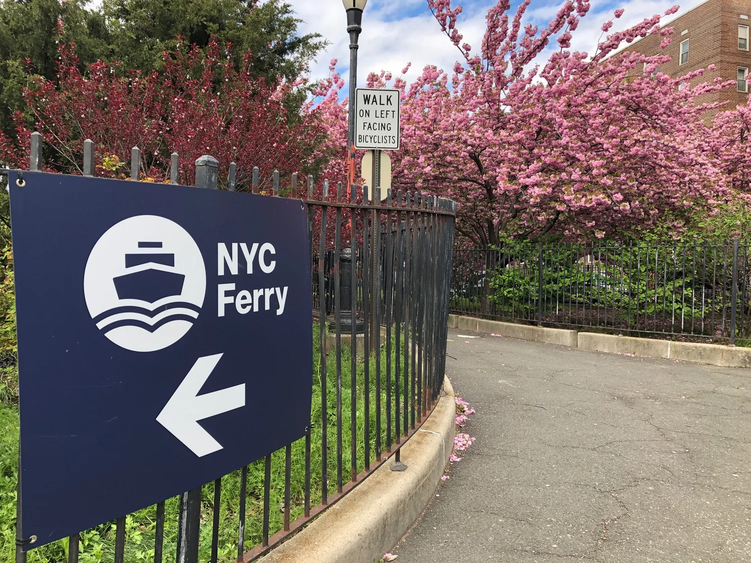 NYC Ferry to Manhattan/Brooklyn Nearby