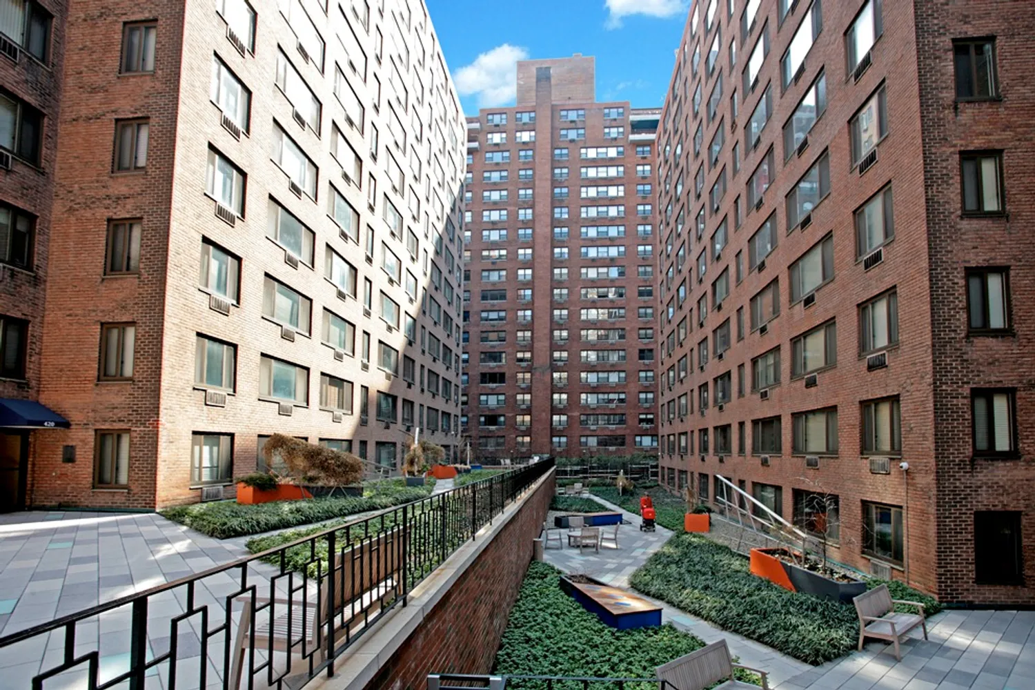 The Royal York | 420 East 64th Street, Manhattan | Corcoran