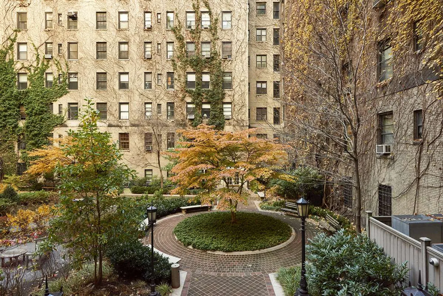 その他 STREET 05 2009 No.213 Condos at 134 W. 83rd St. launch sales from $4M