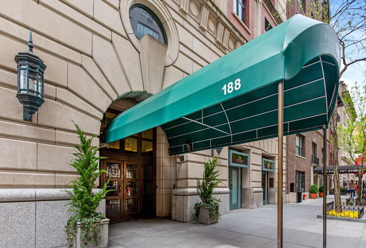 TRAFALGAR HOUSE CONDOMINIUM 188 East 70th Street, Manhattan Corcoran