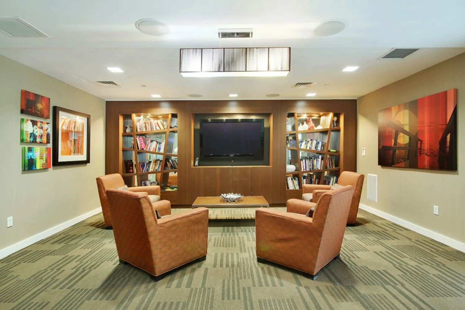 Resident Lounge in 1 Northside Piers