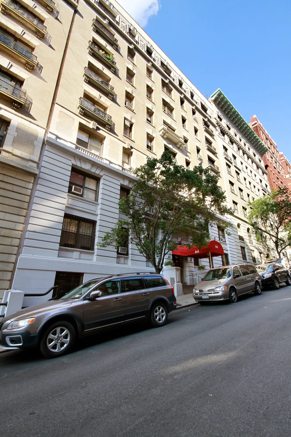 Paramount | 315 West 99th Street, Manhattan | Corcoran