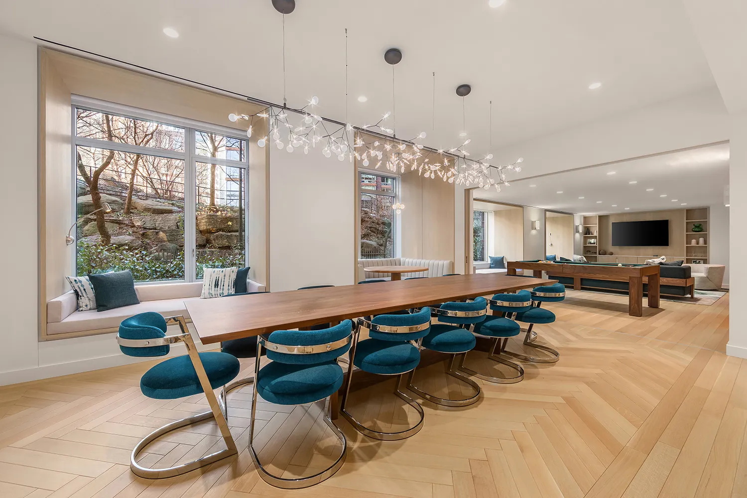 Amenity Lounge