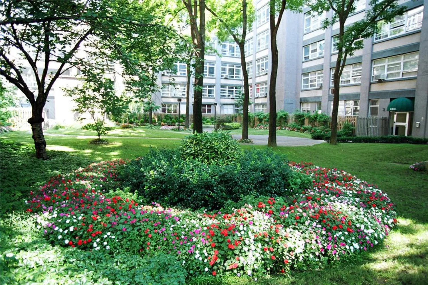 Lovely common courtyard