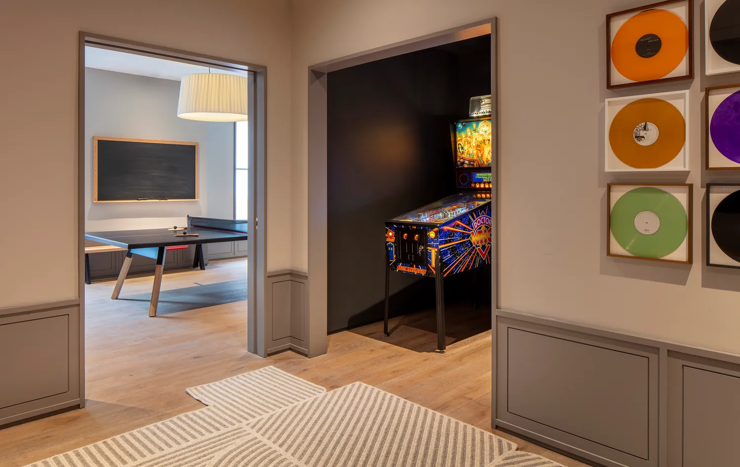 Game room, vintage pinball 