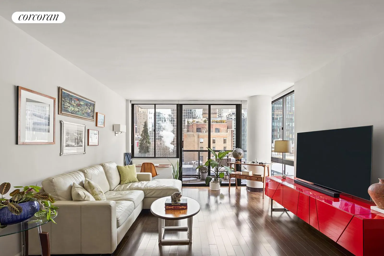255 East 49th Street, 11A — primary photograph