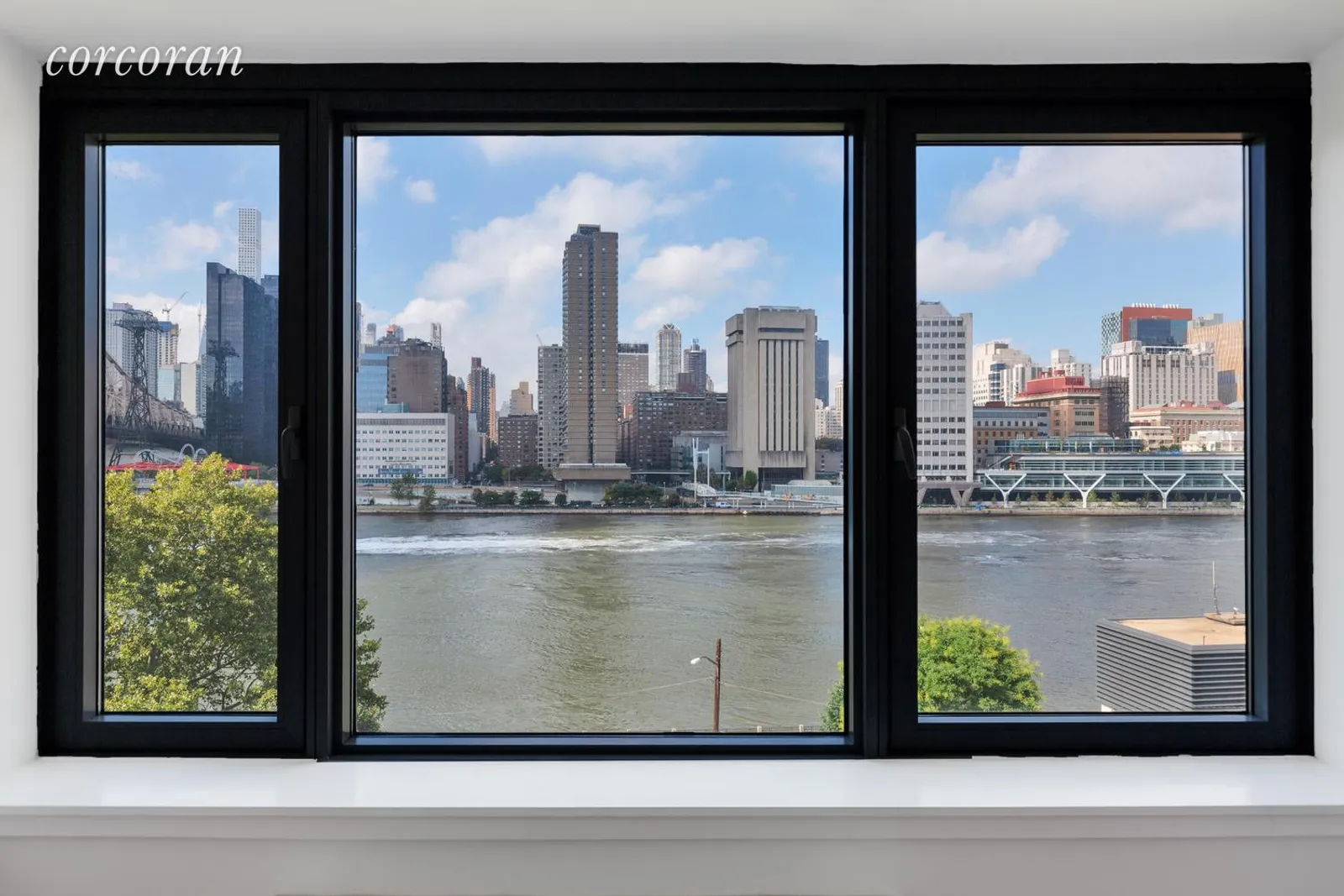 New York City Real Estate | View 425 Main Street, 7F | 2 Beds, 2 Baths | View 1