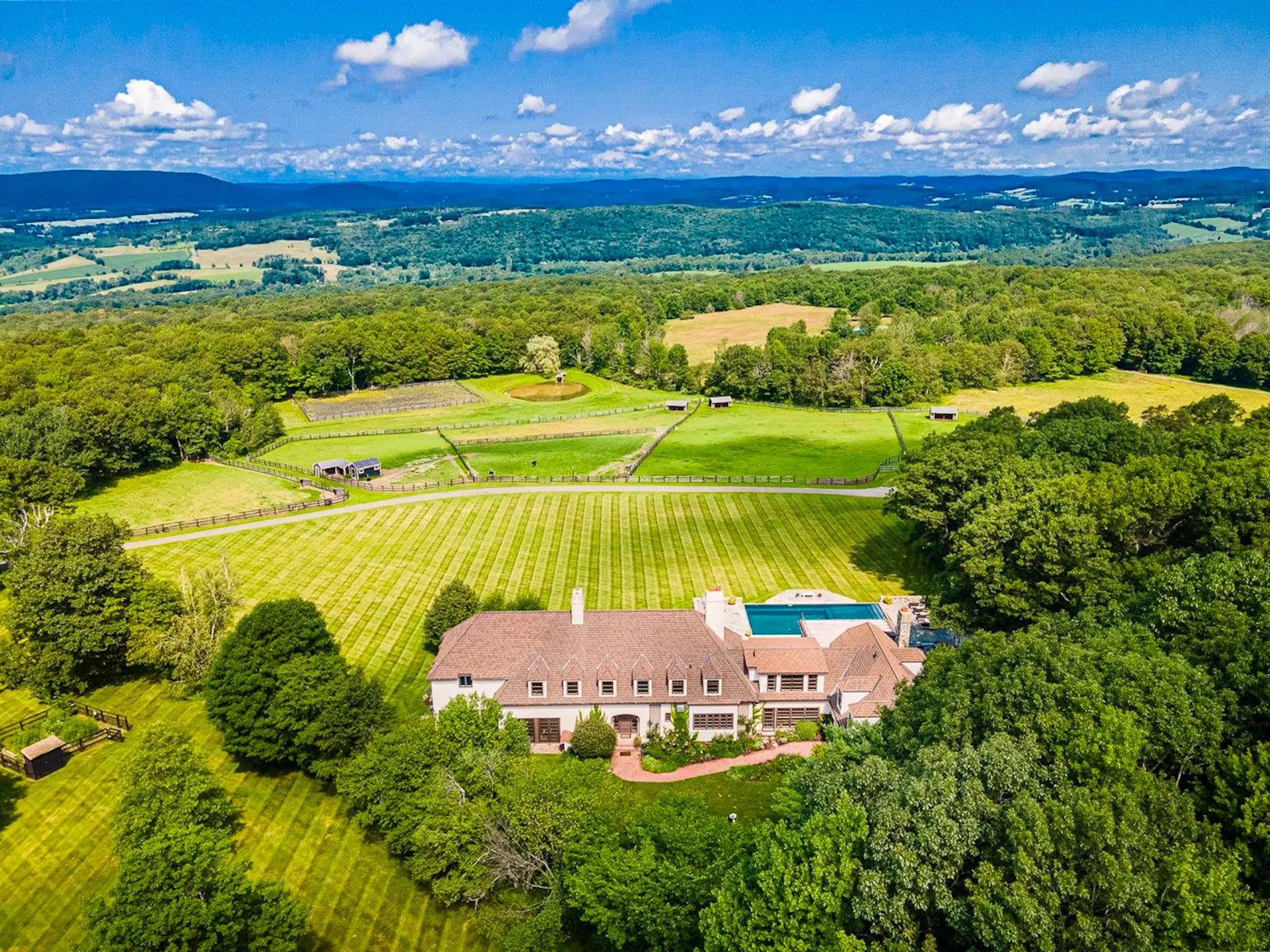 New York City Real Estate | View 26 Mountain Farm Road | 4 Beds, 4 Baths | View 1