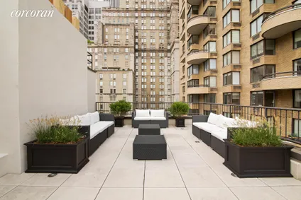 Homes for sale in New York | View 4 East 62nd Street, PH2 | 2 Beds, 3 Baths
