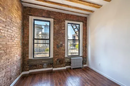 Homes for rent in Manhattan | View 28 Forsyth Street, 5 | 2 Beds, 1 Bath
