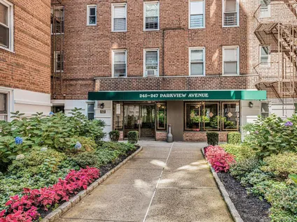 Homes for sale in Bronxville | View 247 Parkview Avenue Unit# 5J | 3 Beds, 1 Bath
