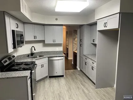 Homes for sale in Hackensack | View 316 Prospect Avenue Unit# 9A | 1 Bed, 1 Bath