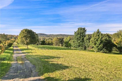 Homes for sale in Bedford | View 797 Old Post Road