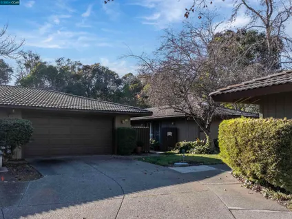 Homes for sale in Fairfield | View 16 Fairway Pl | 2 Beds, 2 Baths