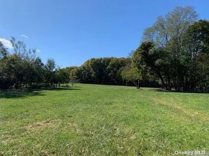 Homes for sale in Mattituck | View 385 New Suffolk Avenue