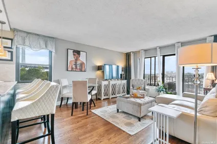 Homes for sale in Astoria | View 25-40 Shore Boulevard, 6A | 2 Beds, 2 Baths