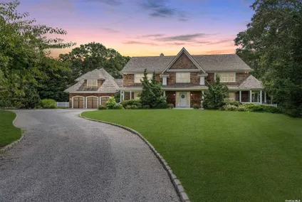 Homes for sale in Quogue | View 1 Simon Court | 5 Beds, 4 Baths