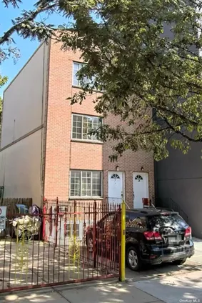 Homes for sale in Bushwick | View 24 Stanhope Street | 6 Beds, 4 Baths