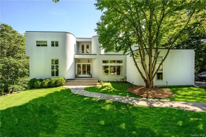 Homes for sale in Briarcliff Manor | View 86 Chestnut Hill Lane | 4 Beds, 5 Baths