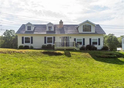 Homes for sale in New Windsor | View 1 E Green Road | 4 Beds, 2 Baths