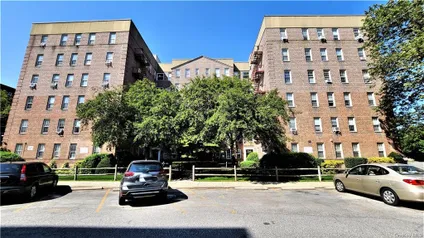 Homes for rent in Yonkers | View 800 Bronx River Road, A15 | 2 Beds, 1 Bath