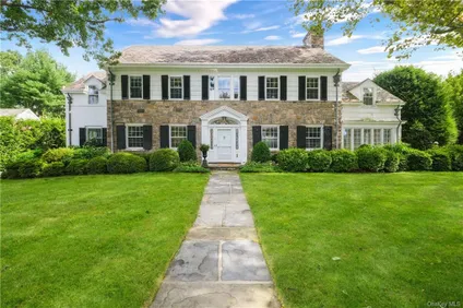 Homes for rent in Scarsdale | View 7 Axtell Drive | 5 Beds, 4 Baths