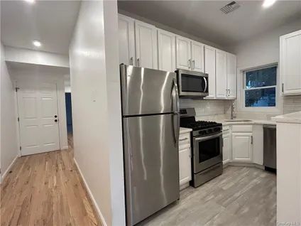 Homes for rent in Greenburgh | View 127 Main Street, 2S | 2 Beds, 2 Baths