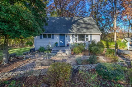 Homes for sale in Thornwood | View 146 Arnold Place | 4 Beds, 2 Baths