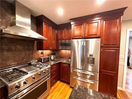 Homes for rent in Dobbs Ferry | View 100 Cedar Street, B12 | 2 Beds, 1 Bath