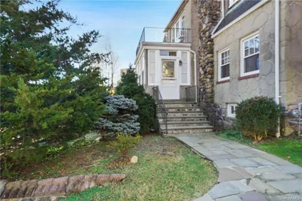 Homes for rent in Dobbs Ferry | View 11 Pearl Street | 2 Beds, 2 Baths