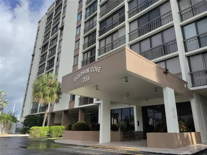 Homes for sale in Clearwater | View 255 Dolphin Point, 504 | 1 Bath