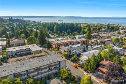 Homes for sale in Edmonds | View 510 Forsyth Lane, 401 | 2 Beds, 1 Bath