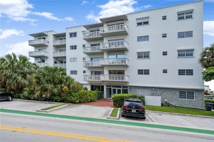Homes for sale in Bay Harbor Islands | View 9700 E Bay Harbor Dr, 505 | 1 Bed, 1 Bath