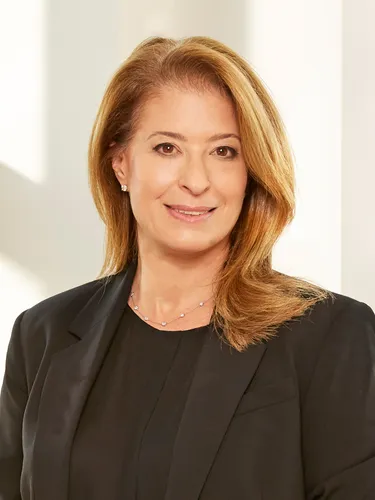 Jennifer M Geller