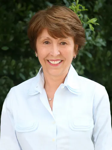 Lynn Salton