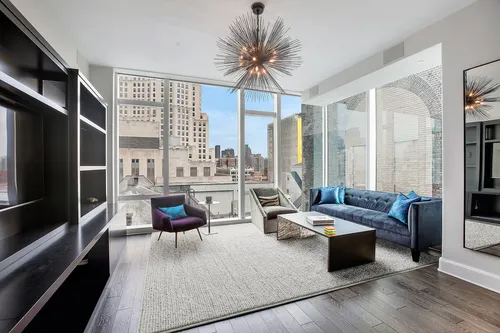45 East 22nd Street, 21B