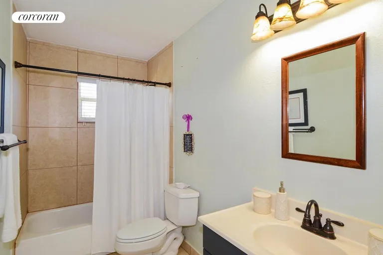 New York City Real Estate | View 2346 Edgewater Drive | room 8 | View 9