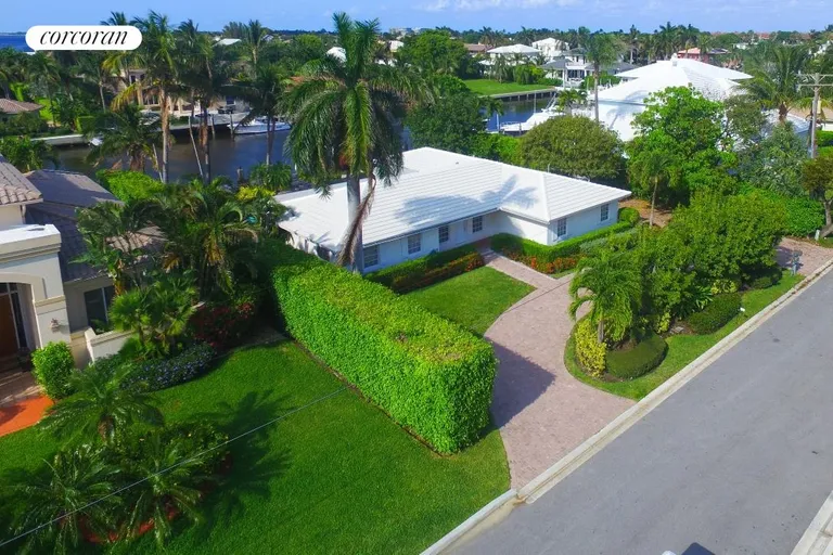 New York City Real Estate | View 27 Eleuthera Drive | 3 Beds, 2 Baths | View 1