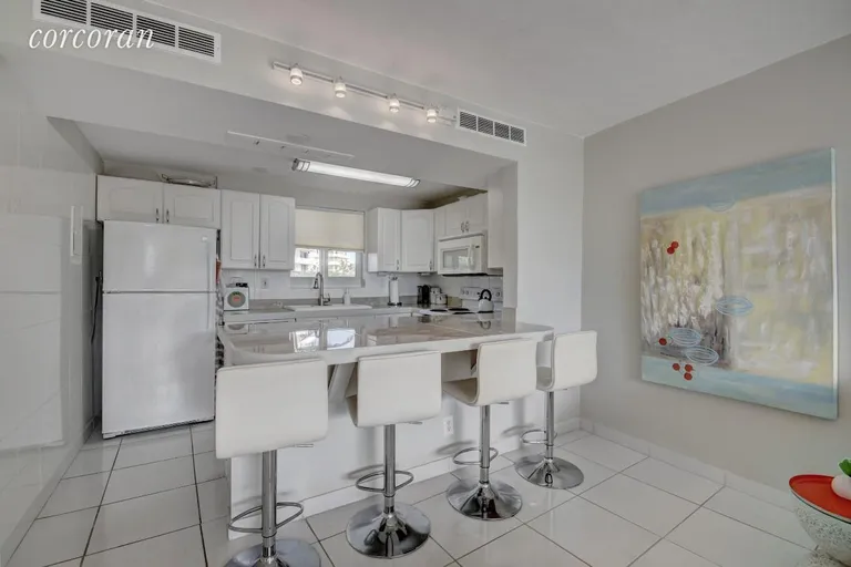 New York City Real Estate | View 2505 South Ocean Blvd #202 | room 4 | View 5