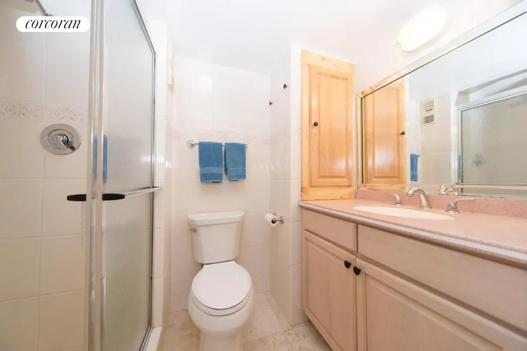 New York City Real Estate | View 4511 S Ocean Blvd 704 | Guest Bath | View 16