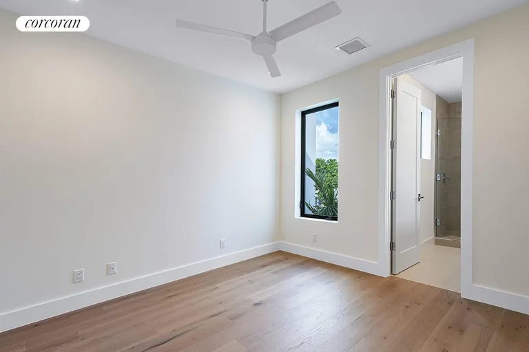 New York City Real Estate | View 860 NE 7th Avenue | room 30 | View 31